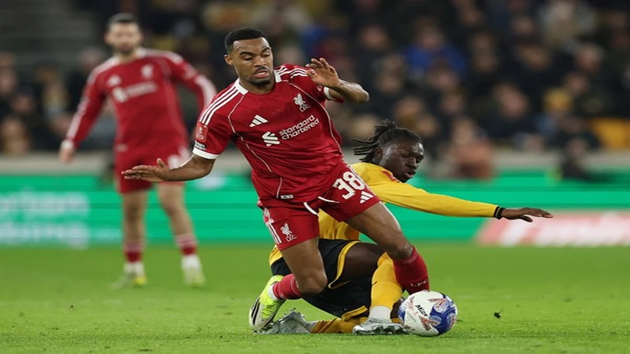 ليفربول يمدد تعاقده مع جرافينبرخ ليستمر بقيمص الفريق حتى صيف 2032